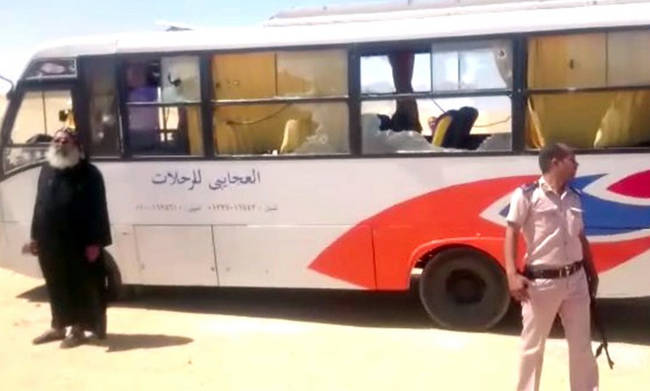 Tουλάχιστον 7 νεκροί από επίθεση εναντίον λεωφορείου με Κόπτες Χριστιανούς στην Αίγυπτο