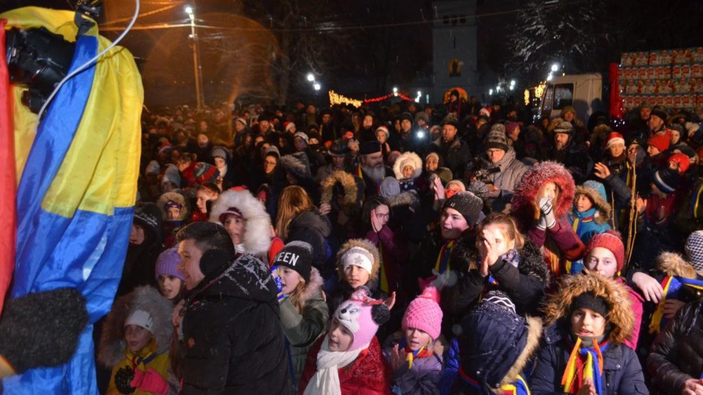 1,000+ children receive Christmas gifts from Romanian Diocese of Huși