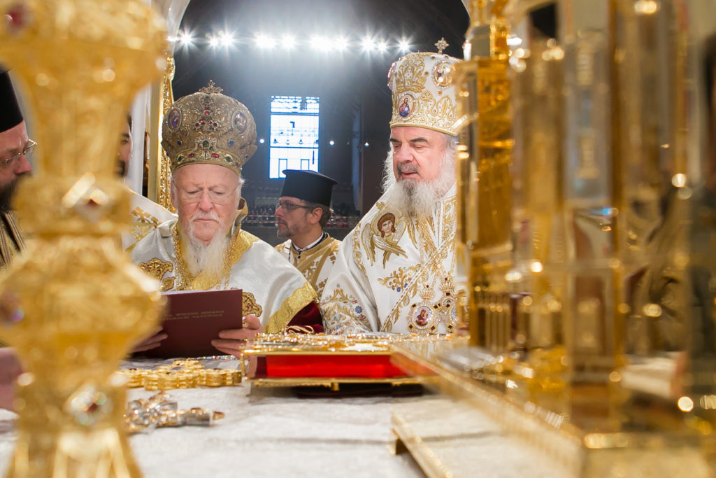 Patriarhul României îl felicită pe Patriarhul Ecumenic la împlinirea a 45 ani de la hirotonia în Arhiereu