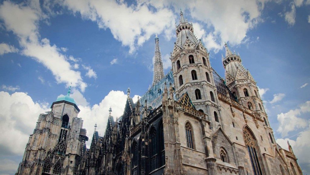 Vienna police gives all-clear after bomb threat at St. Stephen’s Cathedral