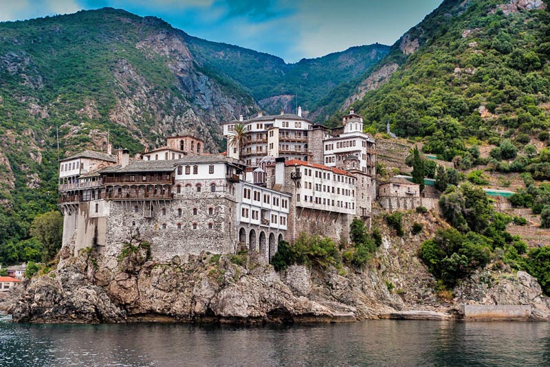 Mt. Athos divided over Ukraine issue, source says