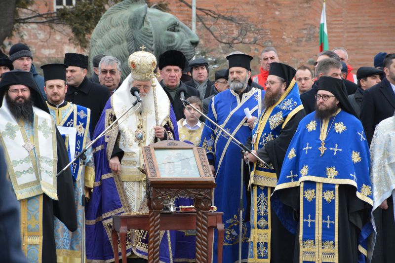 Патриарх Неофит: Нека днешното водоосвещение бъде за подкрепа на целия ни народ