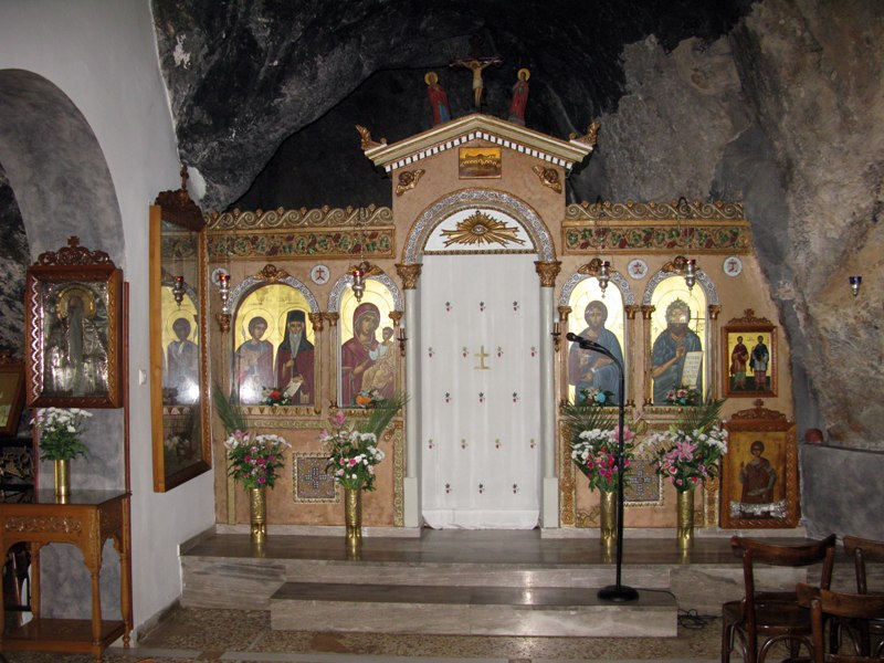Ο “Αγιος Σιδερέας” στη σπηλιά του Λυκαβηττού
