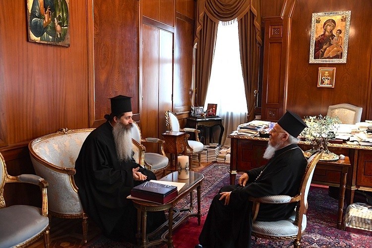 Archbishop Ieronymos invites Ecumenical Patriarch Bartholomew to visit Athens