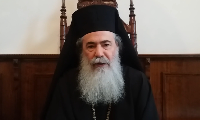Πατριάρχης Ιεροσολύμων: “Το Άγιον Φώς να φωτίζει τις διάνοιες των ανθρώπων”
