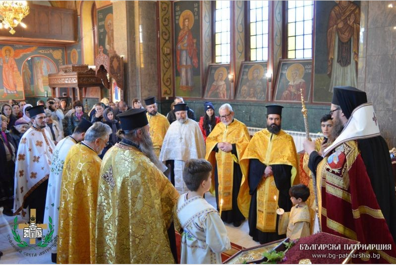 Архиерейска вечерня в чест на св. Николай Мирликийски