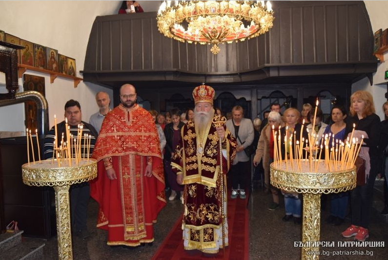 Гергьовден в храм „Св. вмчк Георги“ – Етрополе