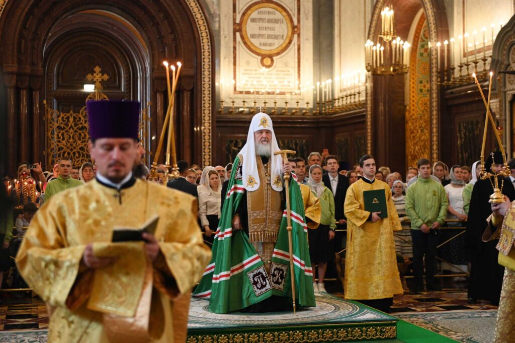 Ο Πατριάρχης Μόσχας προσεύχεται με τους μαθητές