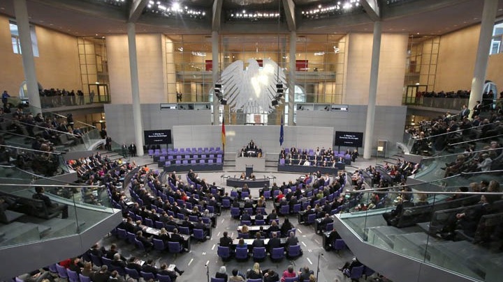 Bundestag: Αμφισβητεί το γερμανικό «όχι» για τις ελληνικές αποζημιώσεις