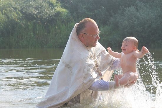 Οι βαπτίσεις στα νερά του Δνείπερου
