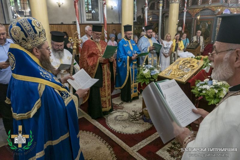 Архиерейска вечерня с Молебен канон в храм “Успение Богородично”, гр. Кюстендил