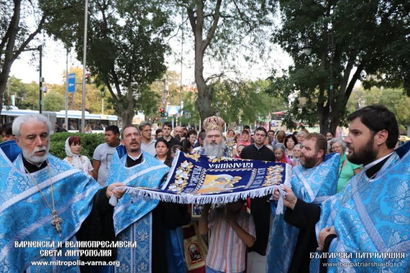 Опело на Пресвета Богородица и Архиерейска вечерня в Катедрален храм “Успение Богородично” – Варна