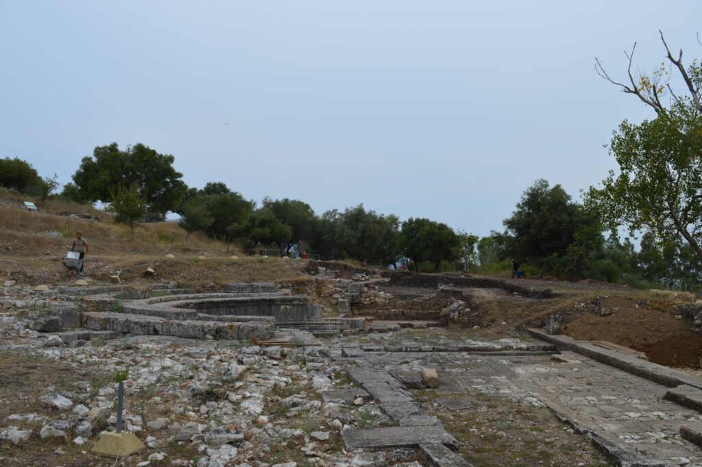 Orik/ Zbulime të reja arkeologjike në qytetin antik, vizitorët ndjekin punën e arkeologëve