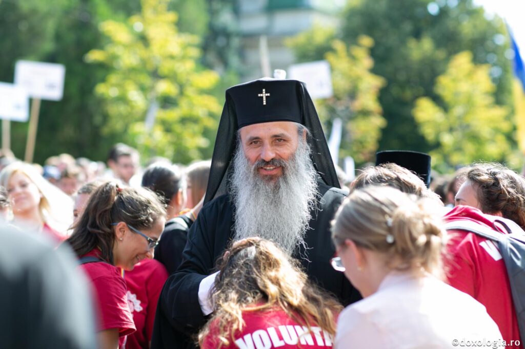 Metropolitan Teofan’s message for St Paraskeva’s feast: pilgrims enjoy the friendship, prayer and love of the saints