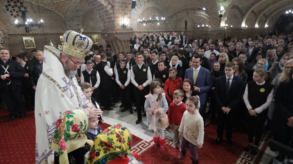 Bishop of Maramures: Intensify good deeds during Nativity Fast. God gave us, let us give in return!