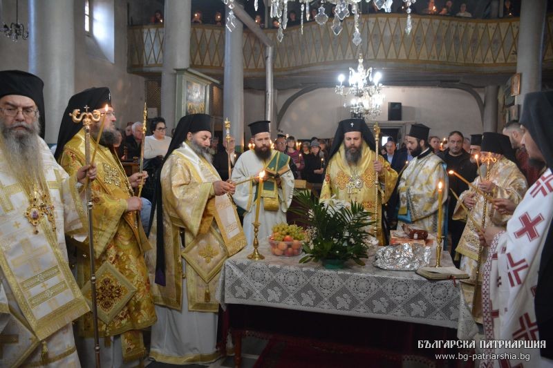 Заупокойни богослужения в памет на Неврокопския митрополит Натанаил бяха отслужени в Гоце Делчев