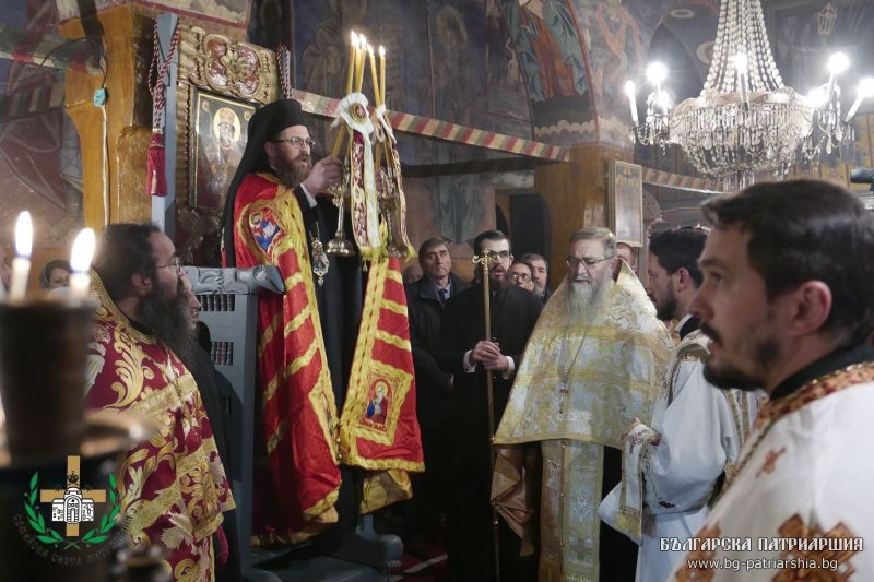 Вечерня с архиерейско предстоене за празника на св. Николай Чудотворец в с. Баланово