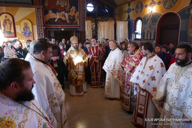 Архиерейска литургия в храм “Св. Пантелеймон”, гр. Момин проход