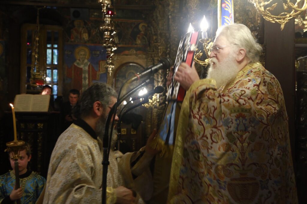 Συγκινητικές στιγμές στην Κοζάνη – Η Ιερά Εικόνα της Θεοτόκου
