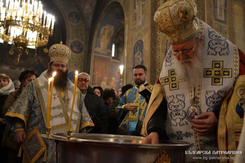 Тържествена Василиева св. литургия за празника Богоявление в столицата и освещаване на бойните знамена