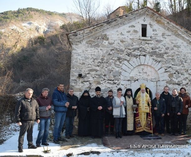 Освещаване на параклис в Бачковския манастир