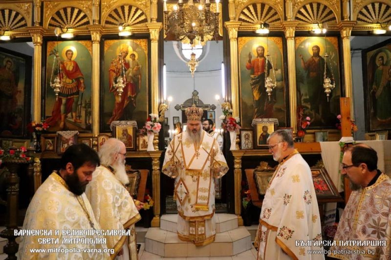 Архиерейска света Литургия на Неделя след Богоявление в храм “Св. вмчк Георги” – град Добрич