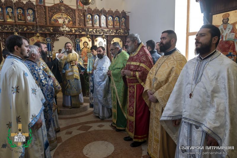 Празникът на св. Серафим Саровски бе отбелязан с архиерейска служба в храм „Успение Богородично“, с. Горна Малина