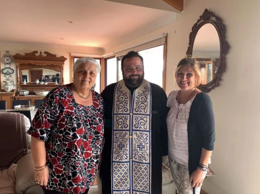 Greek Orthodox Australian priest travels amidst the catastrophic fires to offer help to those in need