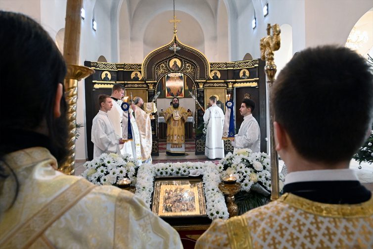 Православната църква в Словакия ще продължи да отслужва литургии, но при закрити врати