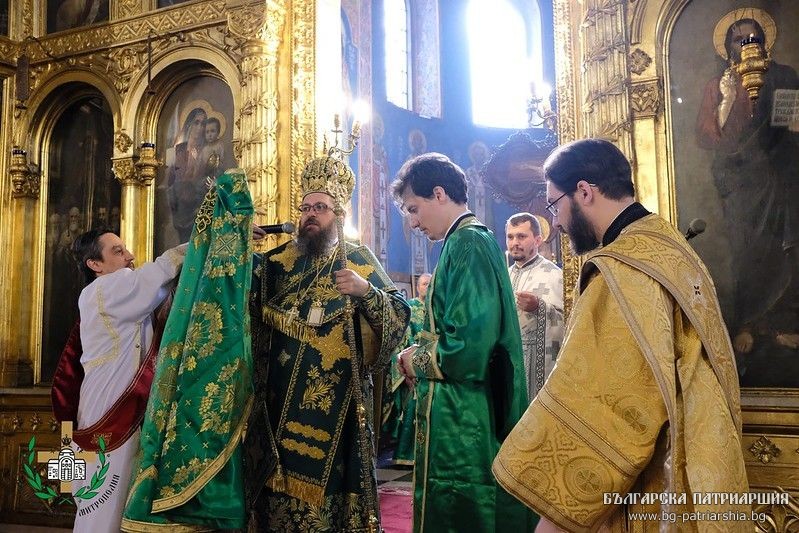 Ръкоположен бе нов свещеник в столичния храм „Св. Седмочисленици“