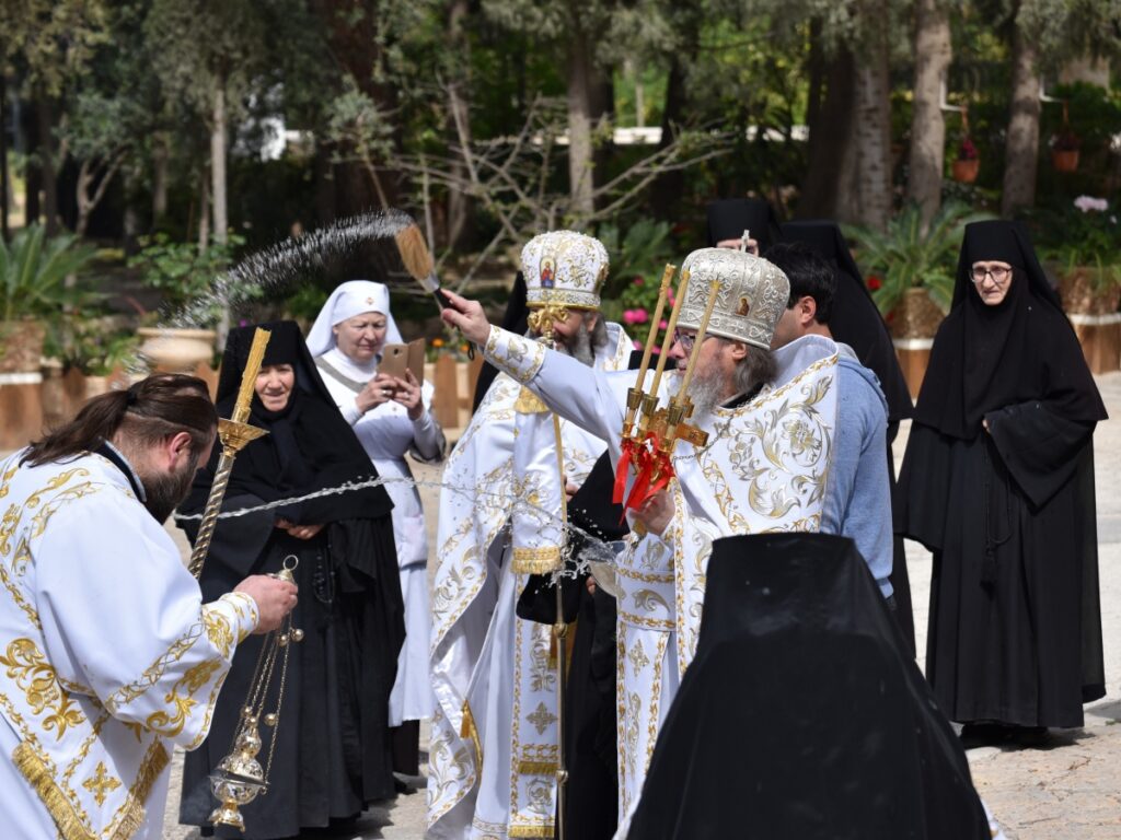 Divine services during Bright Week by the Chief of the Russian Ecclesiastical Mission in Jerusalem of the Russian Church Abroad