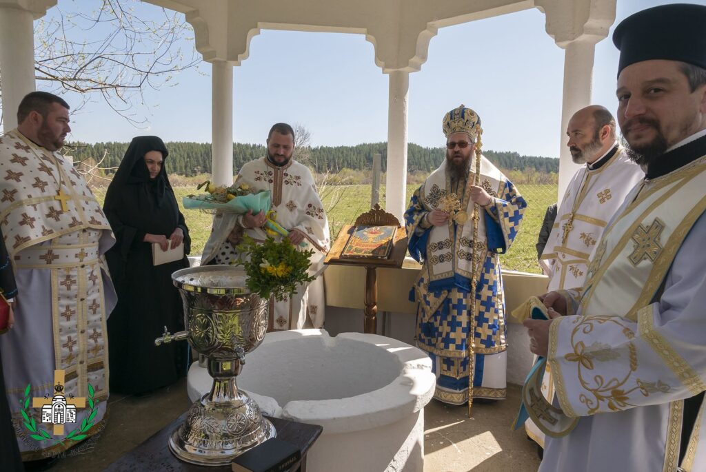 Светли петък с архиерейска служба и водосвет в Бельова черква – „Рождество Богородично“ край гр. Самоков