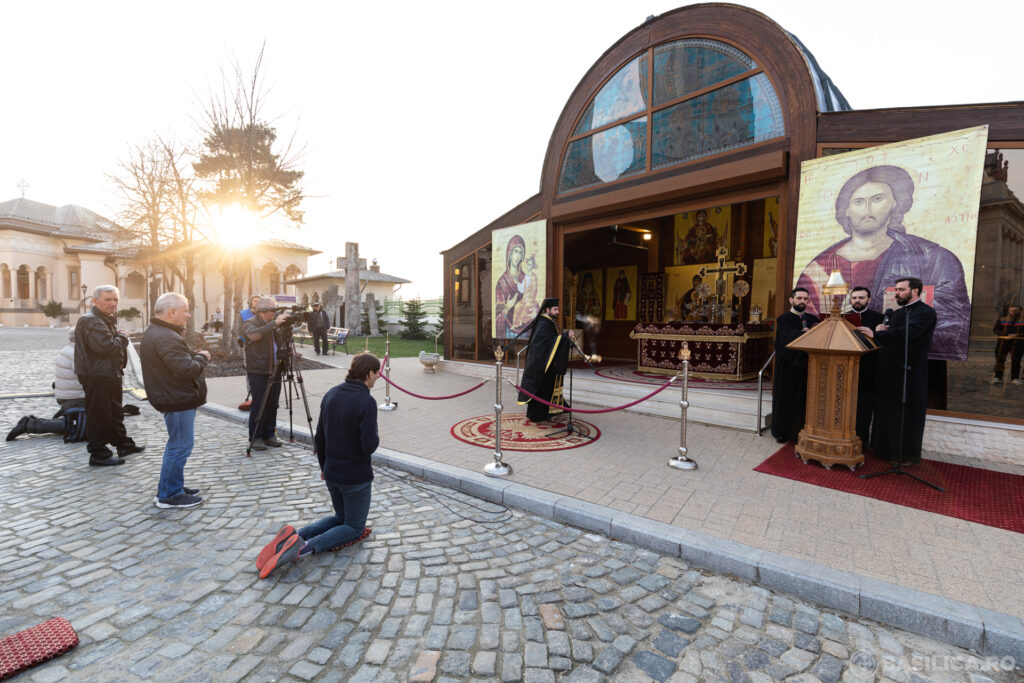 Participation of the faithful to open-air religious services allowed in Romania starting May 15