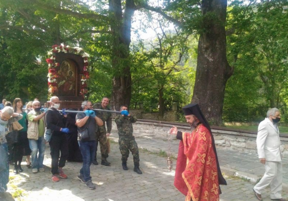 Procession of wonder-working icon of Panaghia Eleousa to Bachkovo Monastery