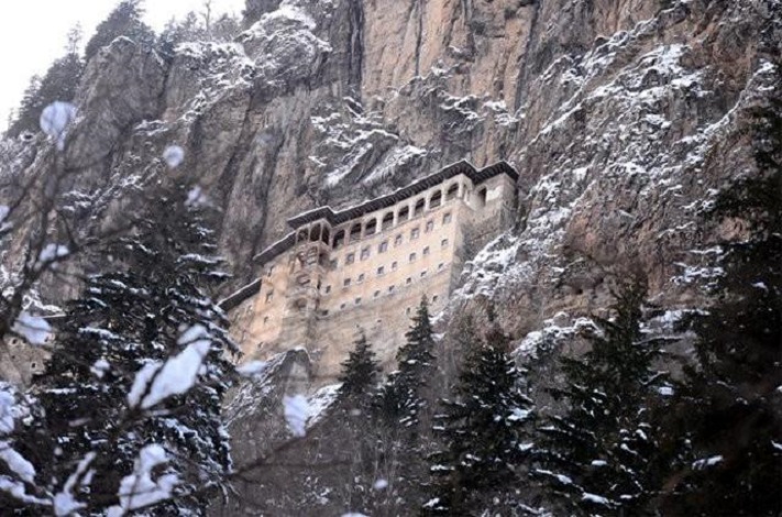 Restoration work resumes at historic Sümela Orthodox Monastery