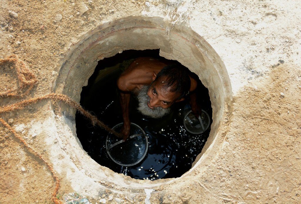 Pakistan: Sewer cleaners wanted, only Christians need apply