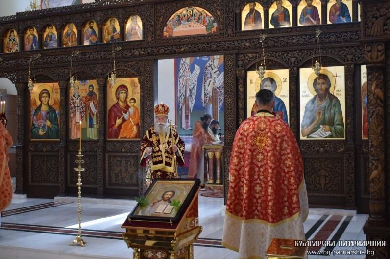 Денят на светите братя Кирил и Методий – празник на Ловеч и на новия катедрален храм в града