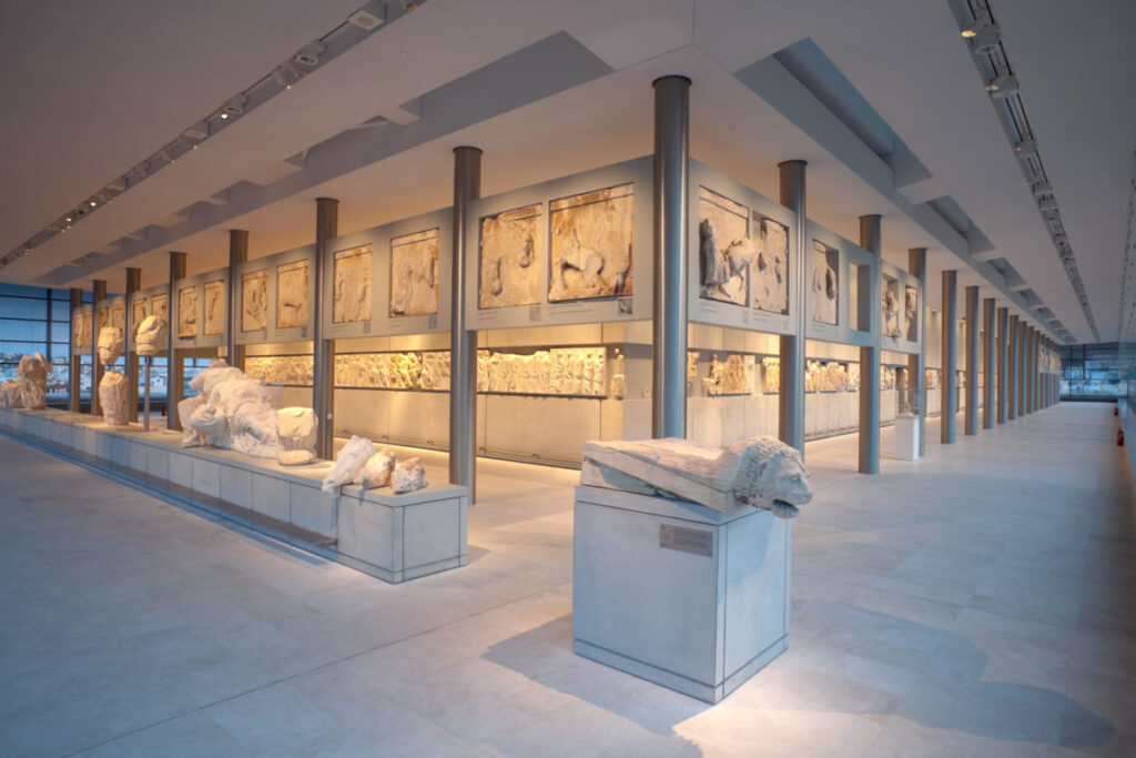 Τμήμα από τη βόρεια ζωφόρο του Παρθενώνα επιστρέφει στο Μουσείο Ακρόπολης