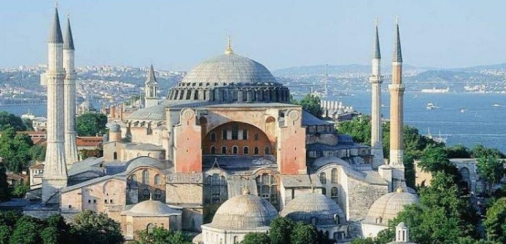 Καθηγήτρια Βυζαντινής Αρχαιολογίας ΑΠΘ: Ακατανόητη η ενέργεια μετατροπής της Αγίας Σοφίας σε τζαμί