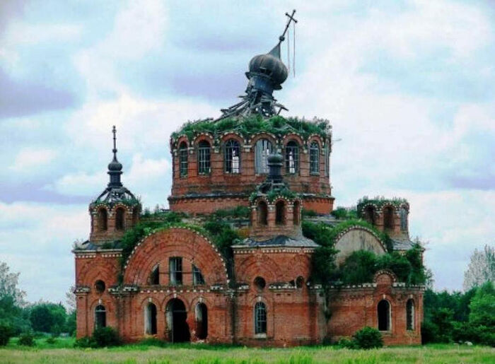 RUSSIAN CHURCH CREATING DIGITAL ARCHIVE OF RUINED MONUMENTS OF CHURCH ARCHITECTURE