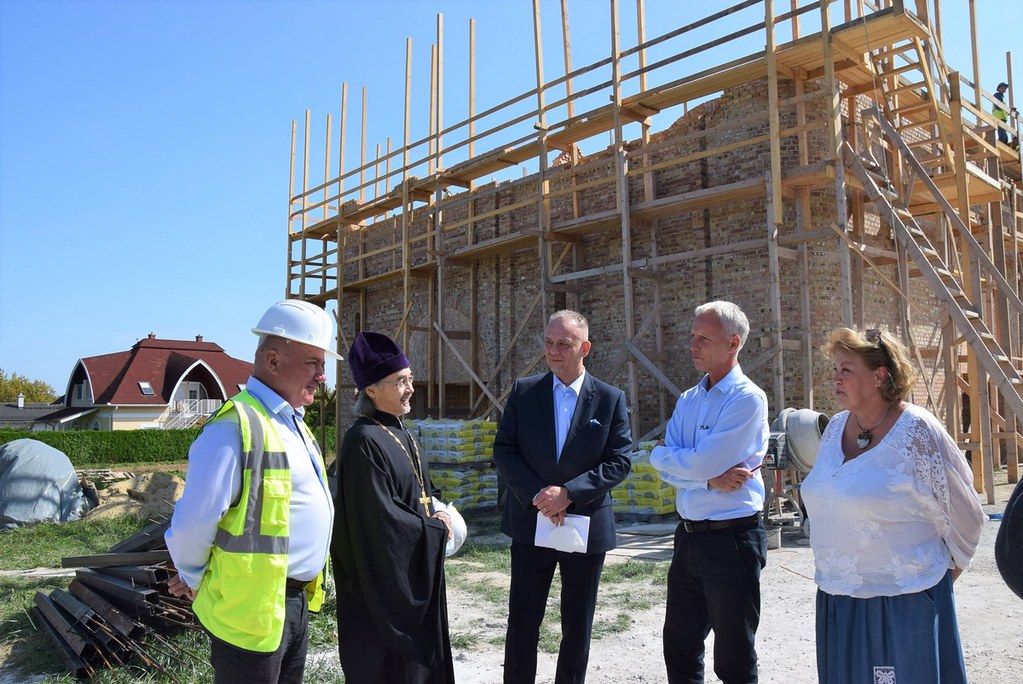 Mr. Miklós Soltész, Hungary’s Secretary of State for Churches, Minorities and Civil Affairs, visits construction site of Orthodox church in Hévíz