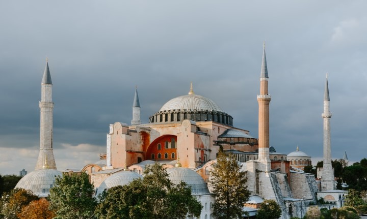 Το βιβλίο με την τουρκική “αλήθεια” για την Αγία Σοφία