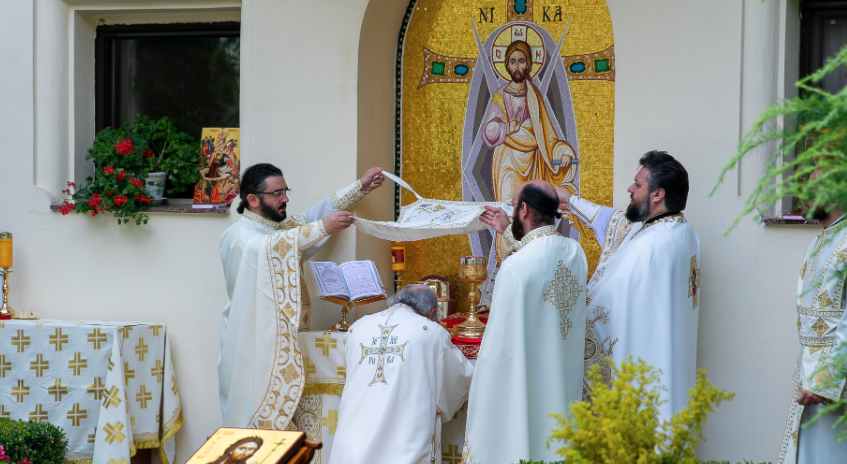 Patriarch Daniel explains liturgical gesture inspired by St Peter during miraculous catch of fish