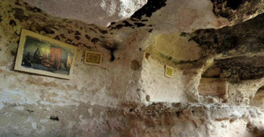 Bulgarian tour guides present video about Aladzha monastery