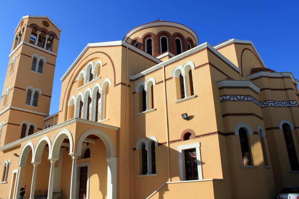 Church of Cyprus clerics call for reopening of places of worship under strict conditions