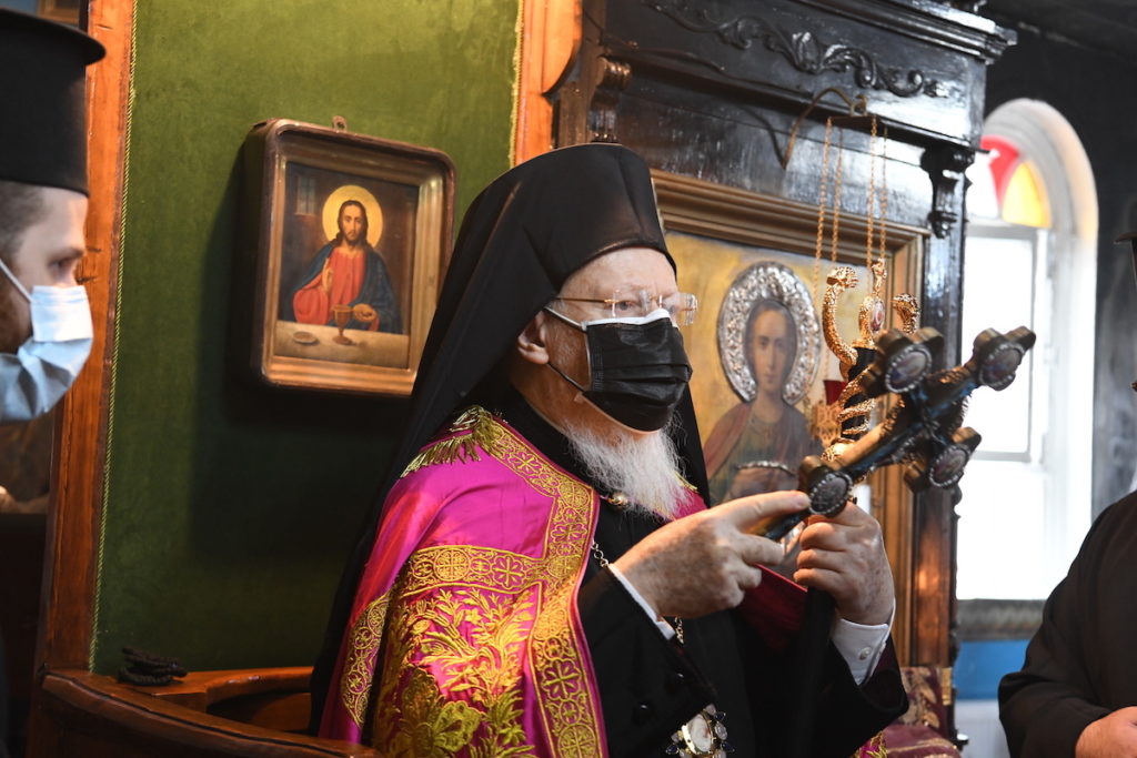 Ecumenical Patriarch officiates at Divine Liturgy at St. Andrew the First-Called cathedral, in Galatas district