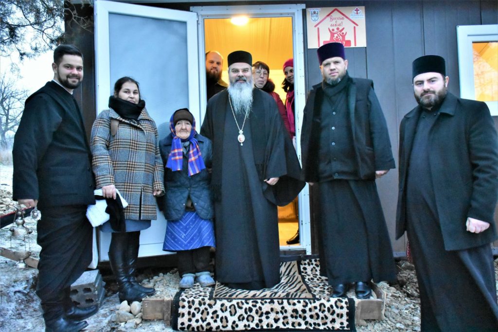 Three families receive housing from diocese of Huşi in time for winter