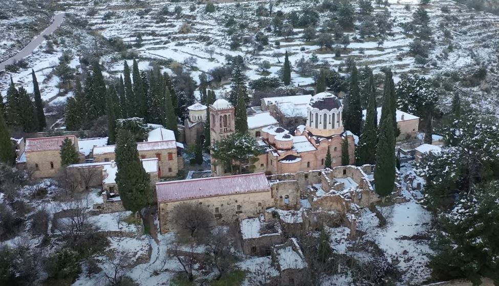 Η βυζαντινή Νέα Μονή Χίου χιονισμένη