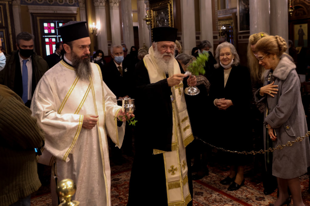 Epiphany in Greece celebrated in churches with worshipers, and with full compliance to pandemic-related restrictions