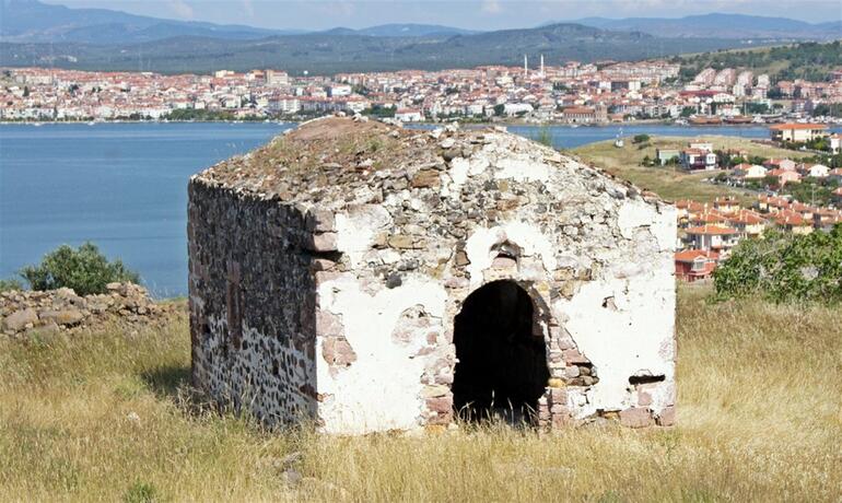 Turkey: Media says chapel of 18th-century monastery has collapsed due to frequent excavations by treasure hunters